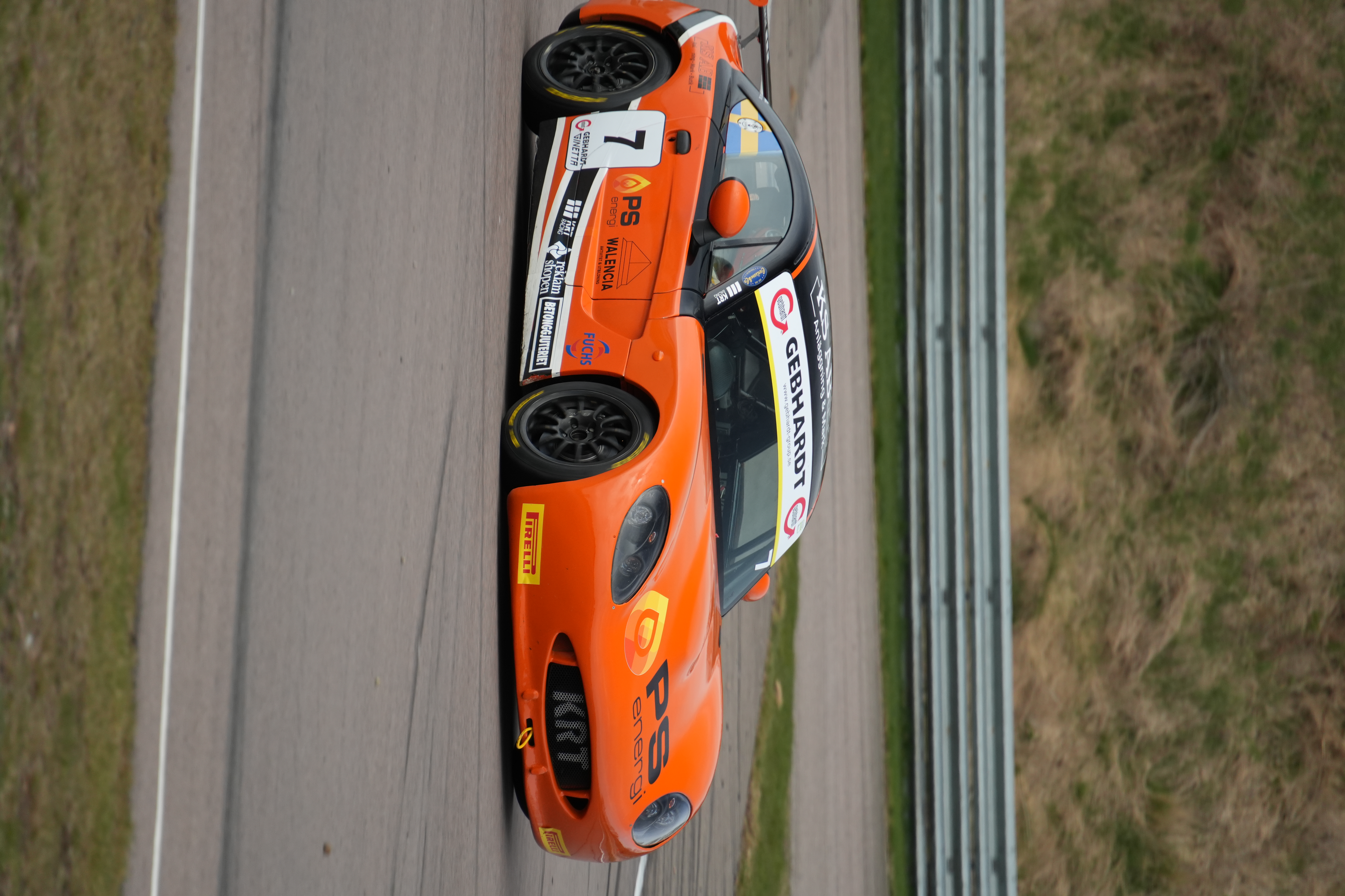 KRT Racing Ginetta G40 on track